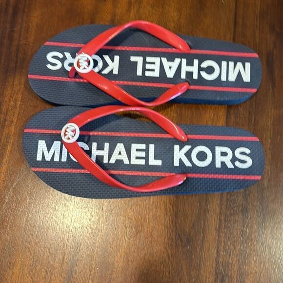 Michael Kors Jet Set Rubber Flip Flops Women’s size 8 NWOT - Picture 1 of 4